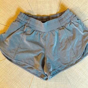 Lululemon Hotty Hot Shorts, Size 4, 2.5 inch, EUC, Worn twice, low rise